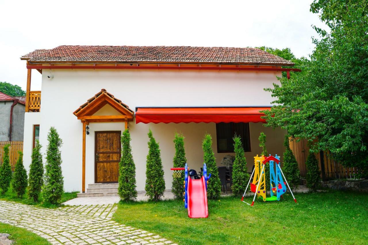 Chalet Dilijan Villas فيلة ديليجان
